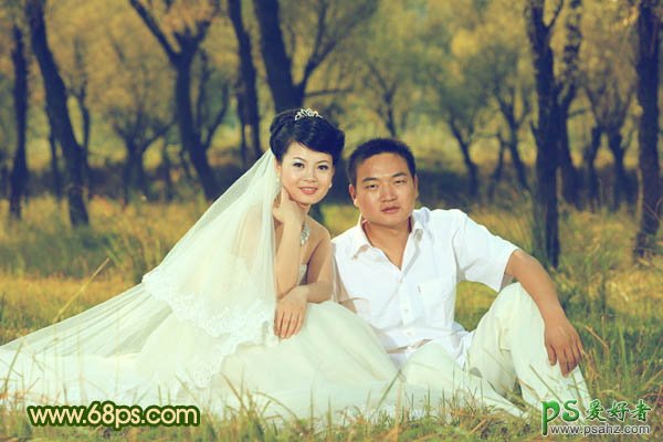 PS调色教程：给森林里的情侣婚片调出温馨的暖色调