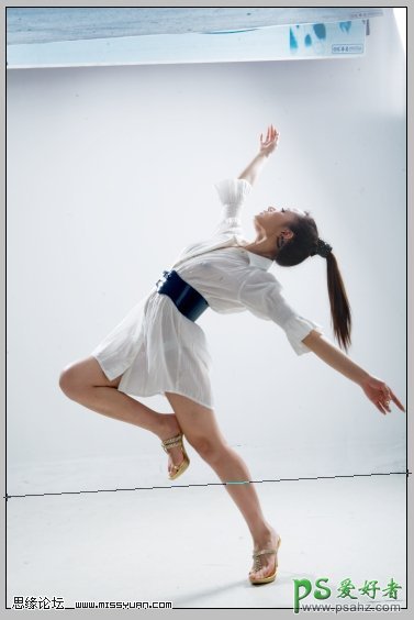 PS给透明装优雅的舞蹈少女艺术照进行润色调色