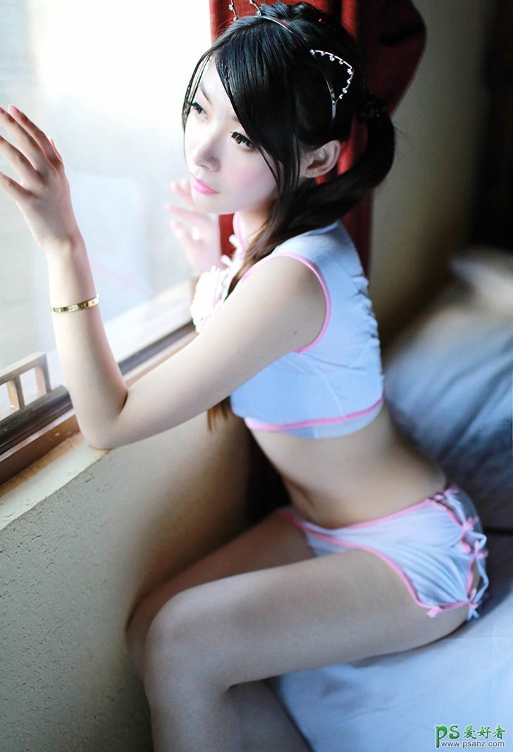 日本极品美女性感翘臀写真图片-日本美女嫩模大胆低胸旗袍艺术写
