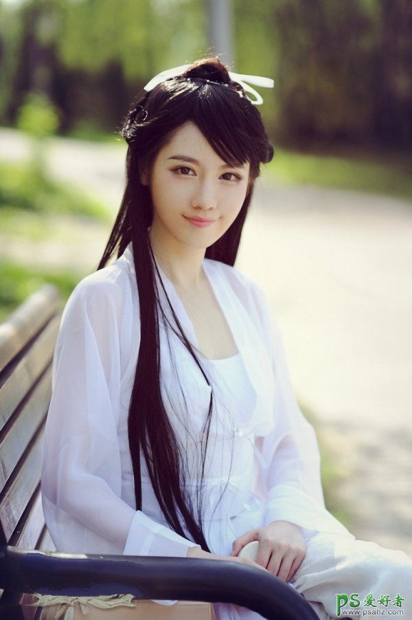 中国古装美女妩媚动人图片欣赏-唯有牡丹真国色，花开时节动京城