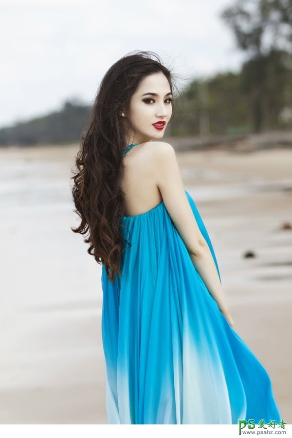 高颜值的气质女神西西艺术人像摄影写真集，蓝燕吊带长裙性感尤物