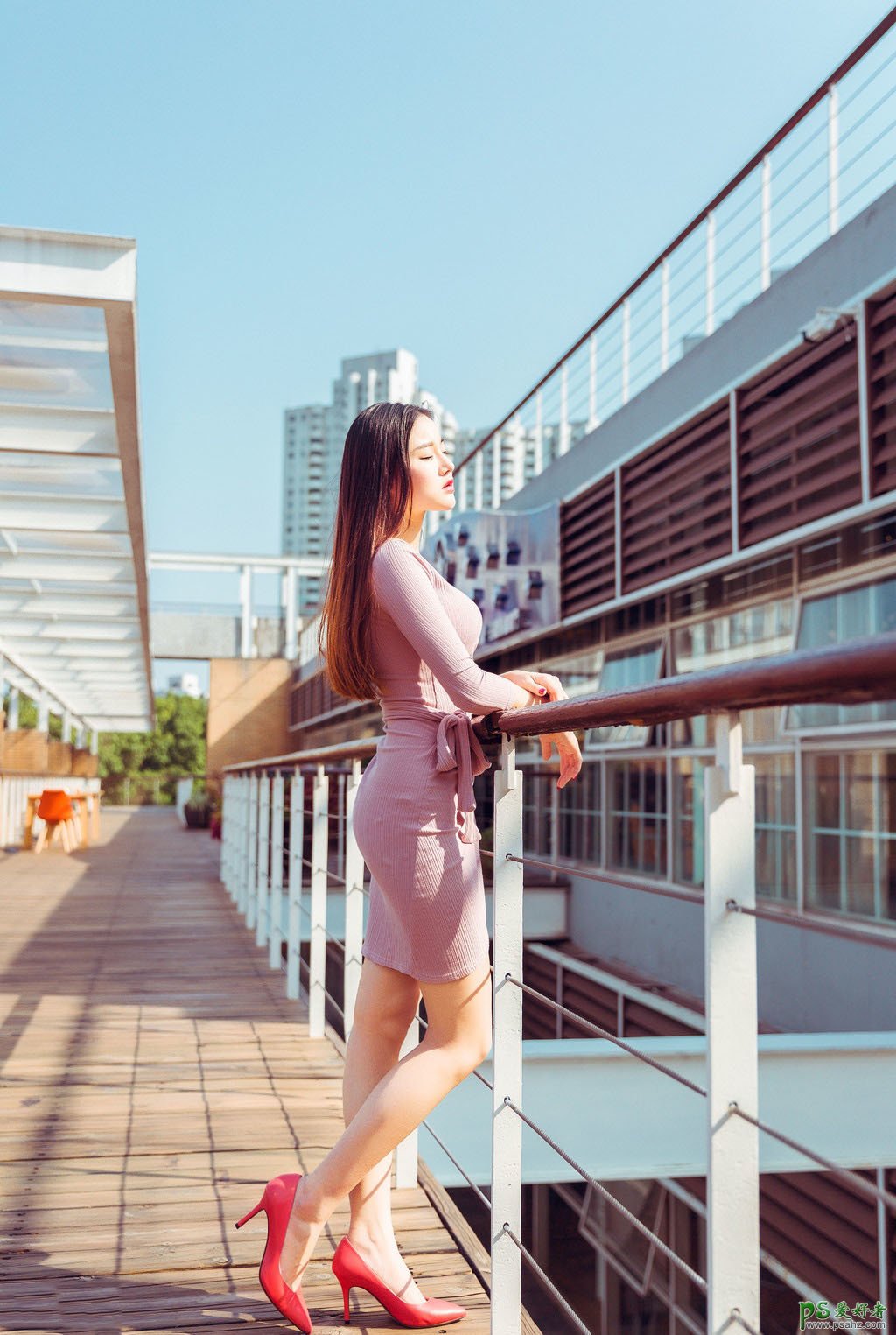 美少女香足写真照，丰满迷人的美腿少女香足诱惑图片，养眼少女高