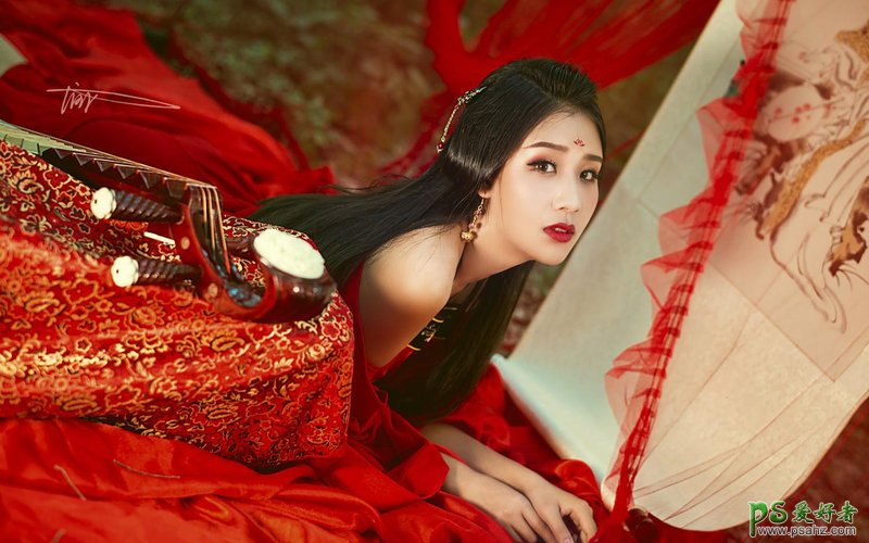 性感红裙古装美女妖娆妩媚写真图片，妖意十足的古装美女性感照片