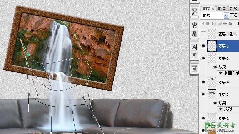 Photoshop合成从沙发背景墙画框中流出的瀑布。