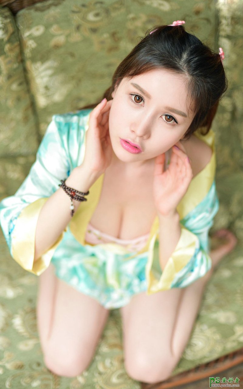 日本水嫩美胸童颜美女大胆自拍性感艺术写真图片-白色高叉和服美