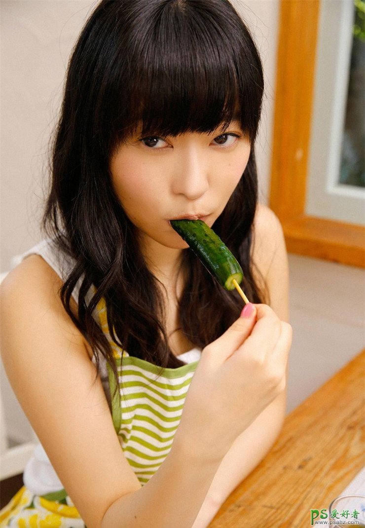 清纯唯美AKB少女偶像私密写真图片，唯美少女扮厨娘自拍娇美写真
