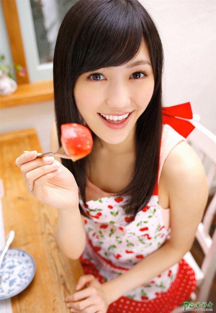 清纯唯美AKB少女偶像私密写真图片，唯美少女扮厨娘自拍娇美写真