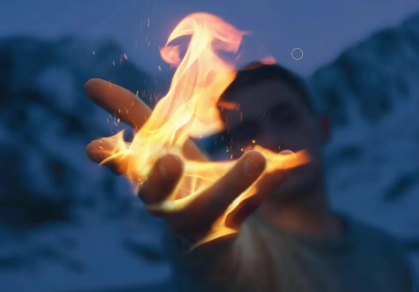 PS特效教程：学习制作魔法烈焰手特效场景,火焰手掌特效图片。