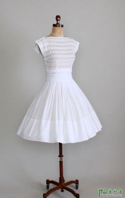 PS换衣服教程：学习把漂亮的白色裙子换上成印花裙。