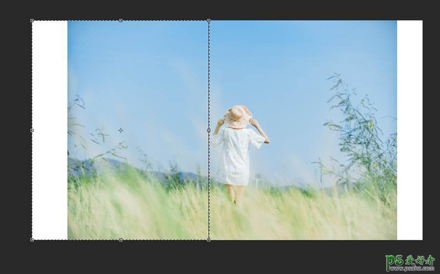 Photoshop给夏日外景自拍的少女萝莉写真照调出蓝色小清新效果
