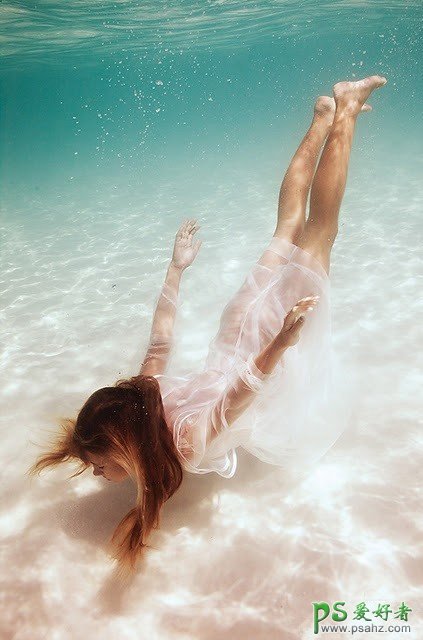 唯美女生水下摄影写真照-水中自拍唯美美女壁纸图片