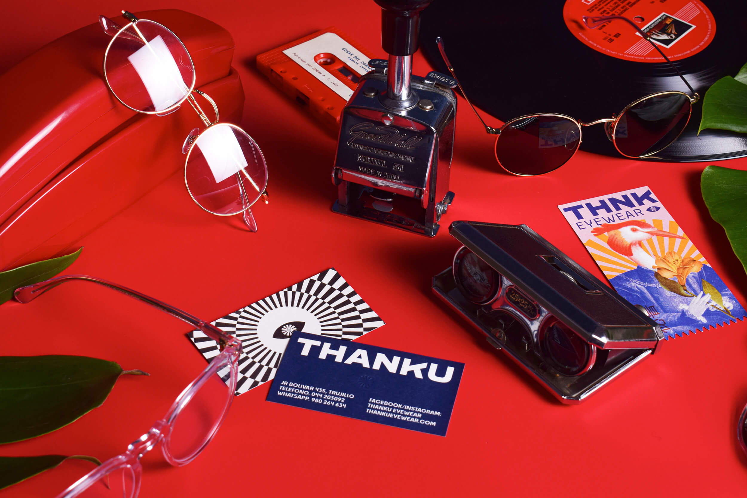 国外Thanku眼镜品牌视觉设计,眼镜产品精美的宣传设计作品。