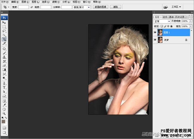 photoshop打造出黑白质感的欧美少女图片教程实例