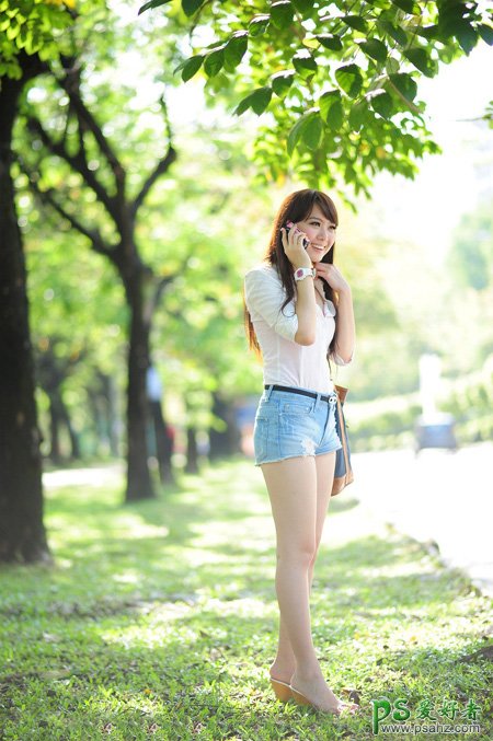 ps调色教程：给夏日户外自拍长腿白领美女写真照调出纯美的色彩