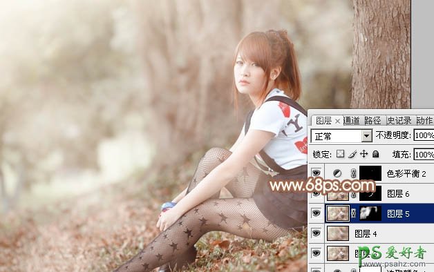Photoshop给树林中黑丝袜美腿少女自拍照调出梦幻的淡中性暖色