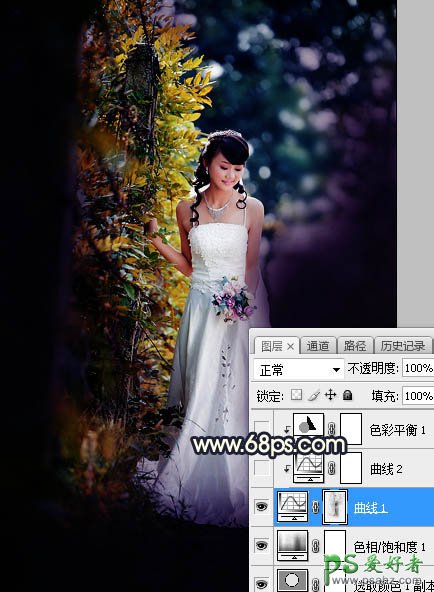 PS婚纱照调色：给秋季树林中拍摄的美眉婚纱照调出暗蓝色逆光效果