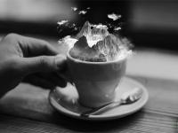 Photoshop创意合成咖啡杯中的云雾雪山梦幻场景