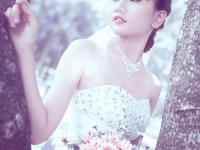 给纯美的少女婚纱艺术照调出梦幻蓝紫色效果 PS婚片调色教程