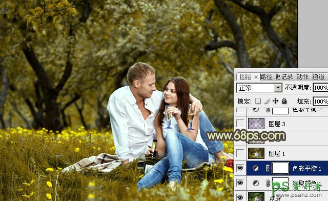 photoshop给草地上的欧美情侣图片调出粉黄艺术效果