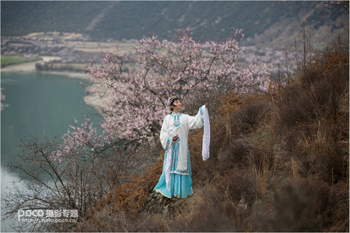 Photoshop后期打造中国风仕女图，中国风桃花人像。