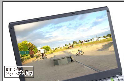 Photoshop 制作跳出屏幕的动感效果单车手