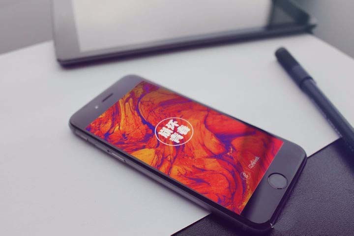 ps怎么设计扭曲的油漆交融手机背景图?