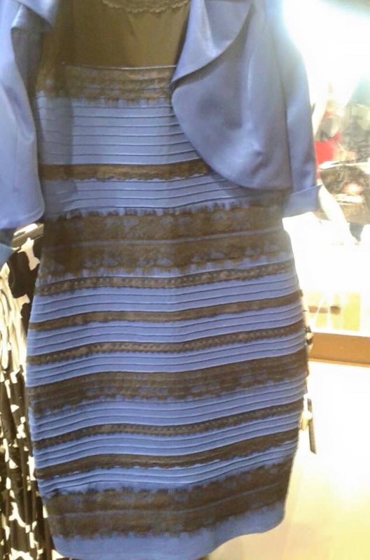 这条裙子到底什么颜色?Photoshop说了这条裙子是蓝黑的
