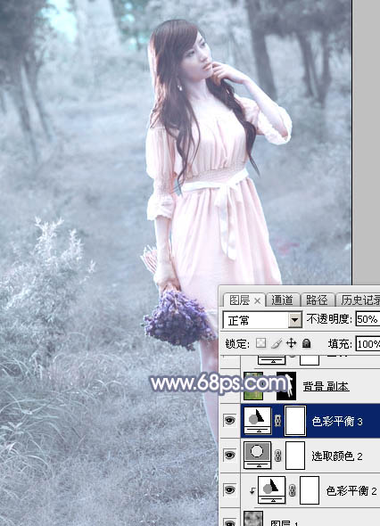 Photoshop快速打造淡蓝色梦幻树林美女图片