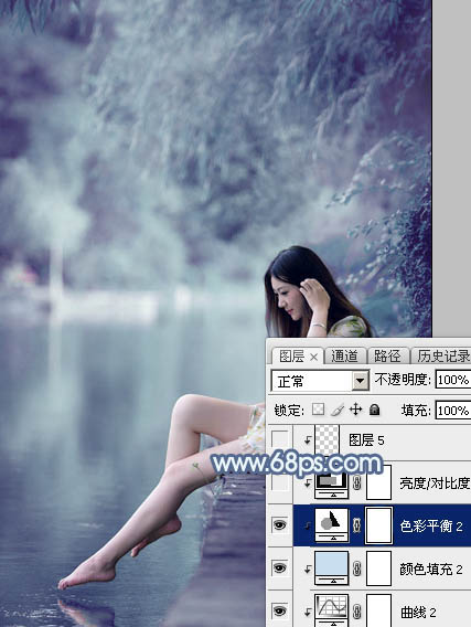 Photoshop打造出唯美的秋季青蓝色塘边的美女图片