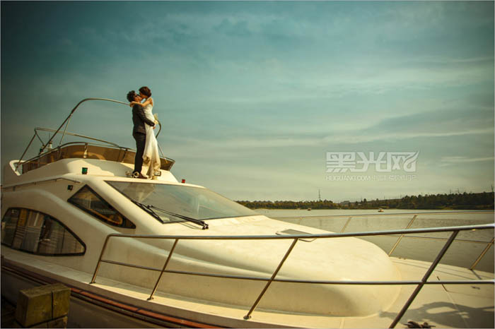 Photoshop为游艇海景婚片增加层次感及唯美度