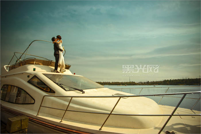 Photoshop为游艇海景婚片增加层次感及唯美度