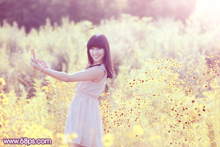 Photoshop将偏暗野花中的美女图片调制出纯美的淡黄色