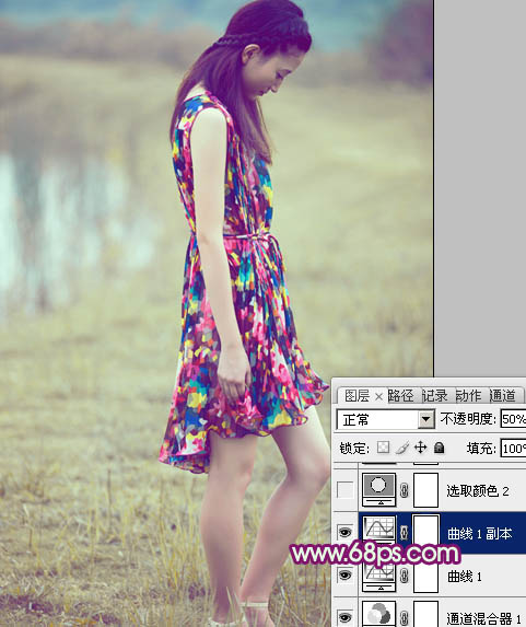 Photoshop为草地美女图片增加上流行的暗调暖色效果