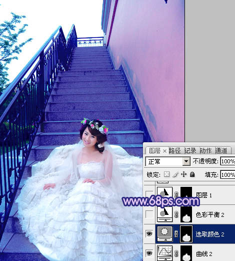 Photoshop将楼梯婚片调制出艳丽的蓝紫色