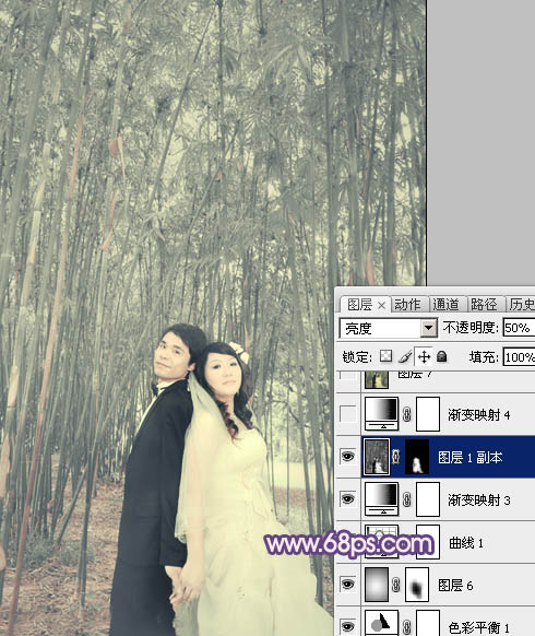 Photoshop将竹林人物图片调成柔和的蓝紫色