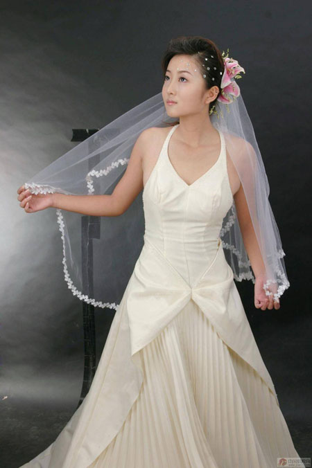 photoshop中利用通道选区快速抠出透明的婚纱