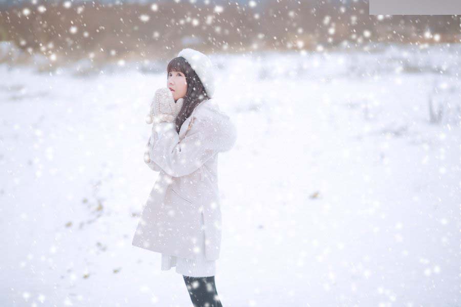 Photoshop给外景人像添加纯白梦幻的雪景效果 