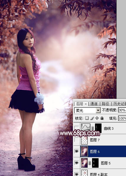 Photoshop将树林人物图片打造唯美的暗调紫红色