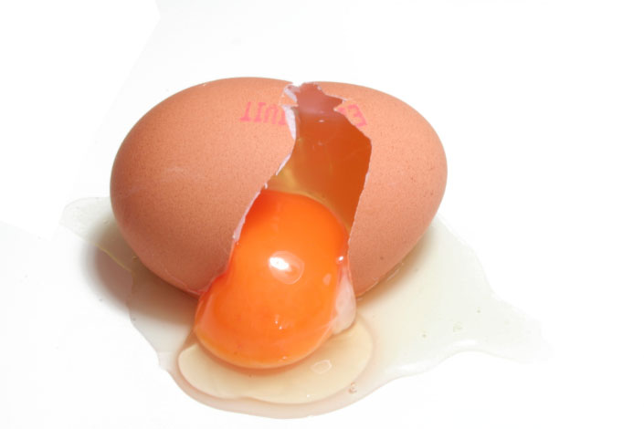 PS创意合成鸡蛋从红苹果中流出的效果图教程