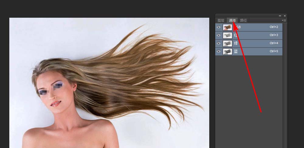 Photoshop怎么使用通道快速抠头发丝?