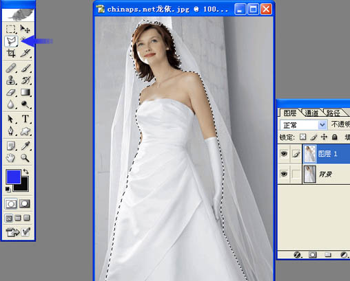 photoshop将背景单一的婚片快速抠图方法