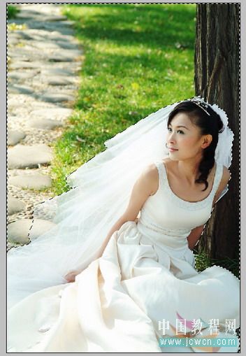 photoshop抠图教程 利用钢笔及橡皮工具抠出穿婚纱的新娘