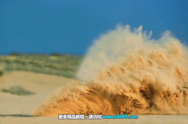 Photoshop巧用仿制图章工具快速抠出沙尘中的摩托车骑手图片