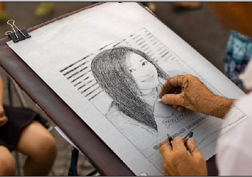 PS人物素材合成手绘板上的素描照片教程