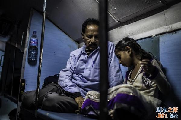 摄影师历时两个月拍摄印度火车：看完震惊了