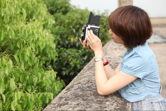 PS调出韩系色彩的夏季女孩图片