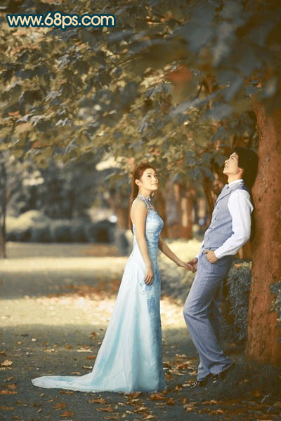 PS美化树林下散步的浪漫情侣照片