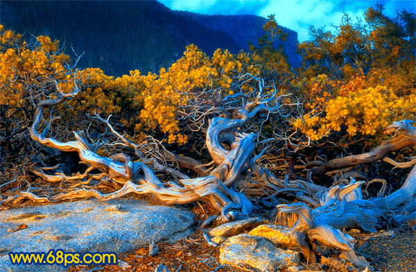 Photoshop橙蓝色山林风景照片色彩