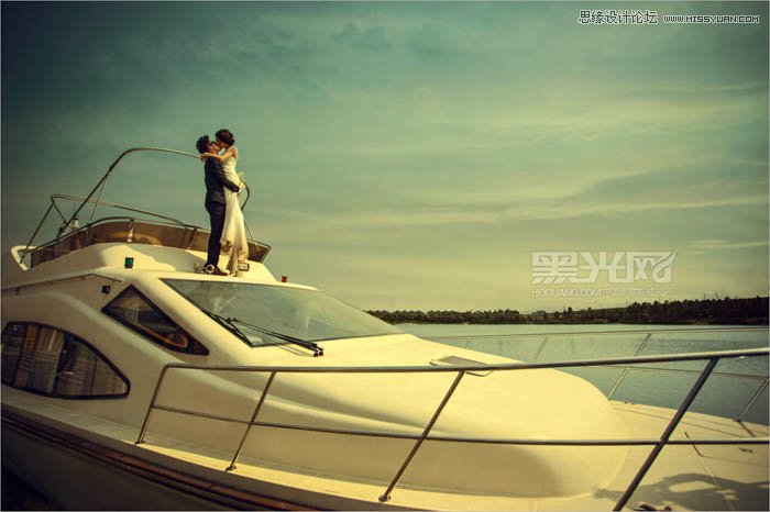 PS把海边游艇上的甜蜜情侣照片调成深蓝色