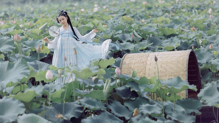 制作荷花映射古风女生照片的PS教程